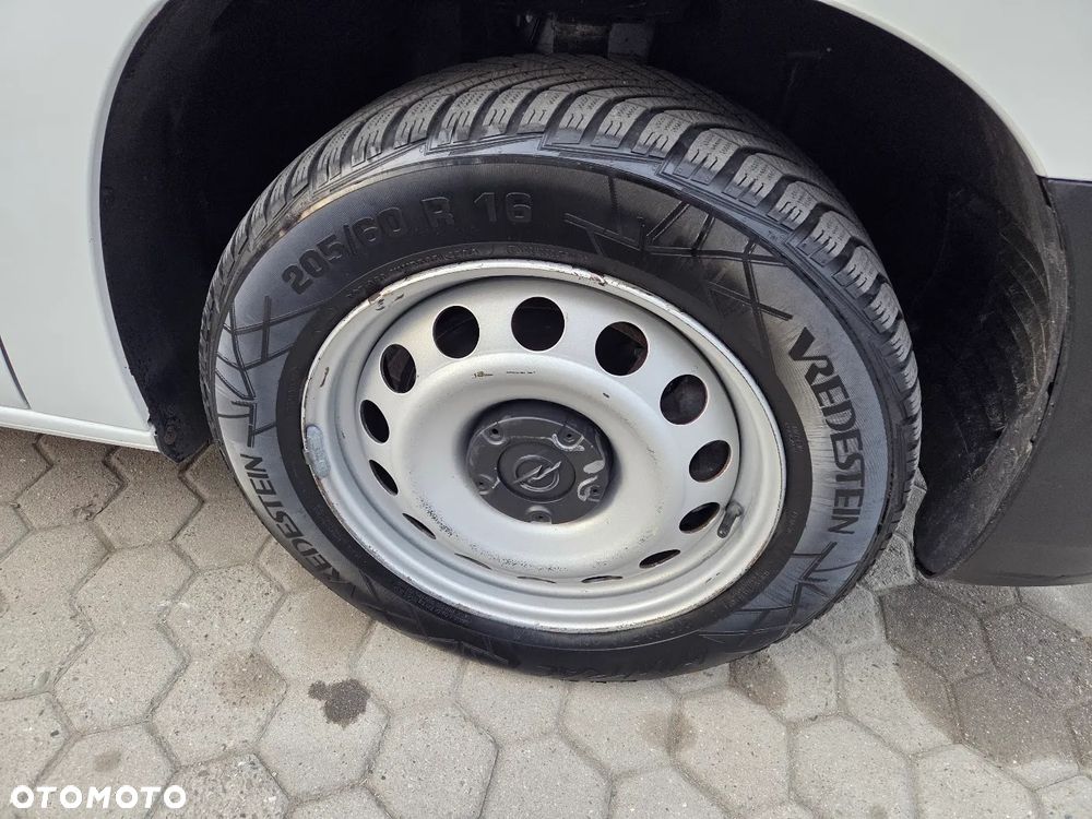 Opel COMBO - 21