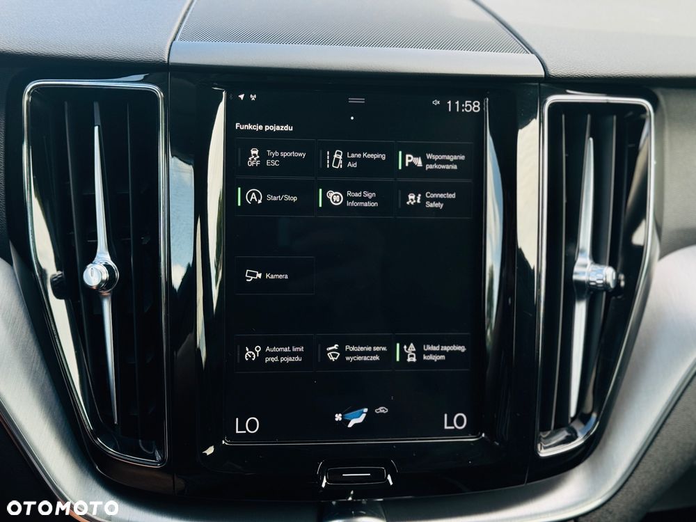 Volvo XC 60 B4 D AWD Geartronic Momentum Pro - 22