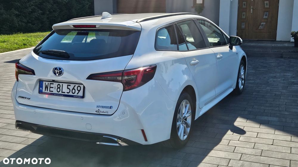 Toyota Corolla 1.8 Hybrid Comfort - 24