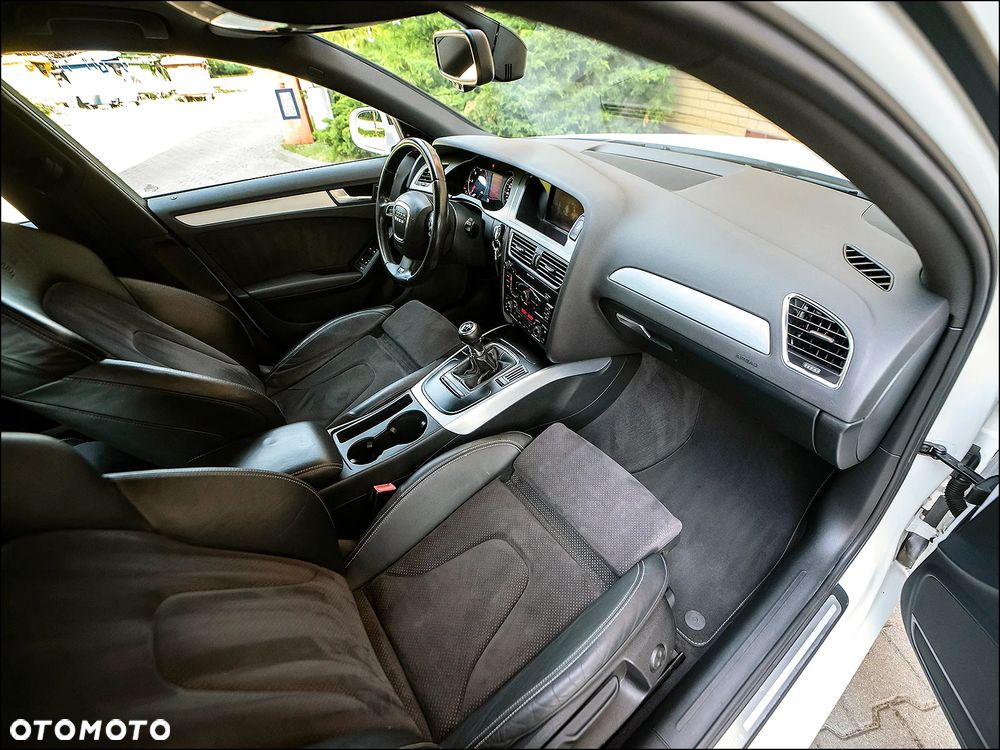 Audi A4 Limousine - 14