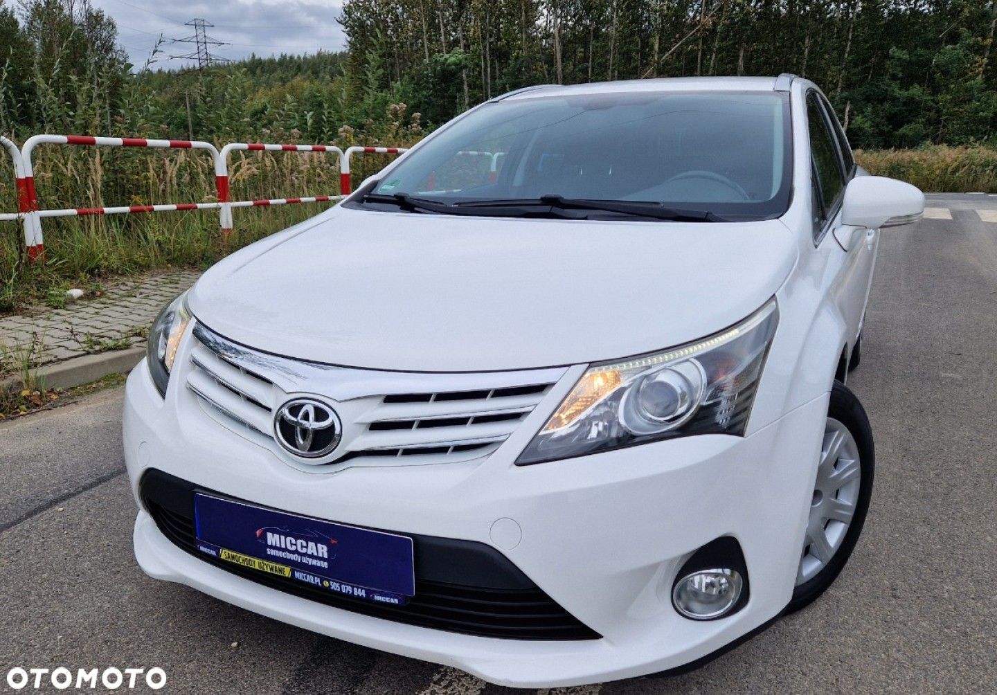 Toyota Avensis Combi 1.8 Business Edition - 1