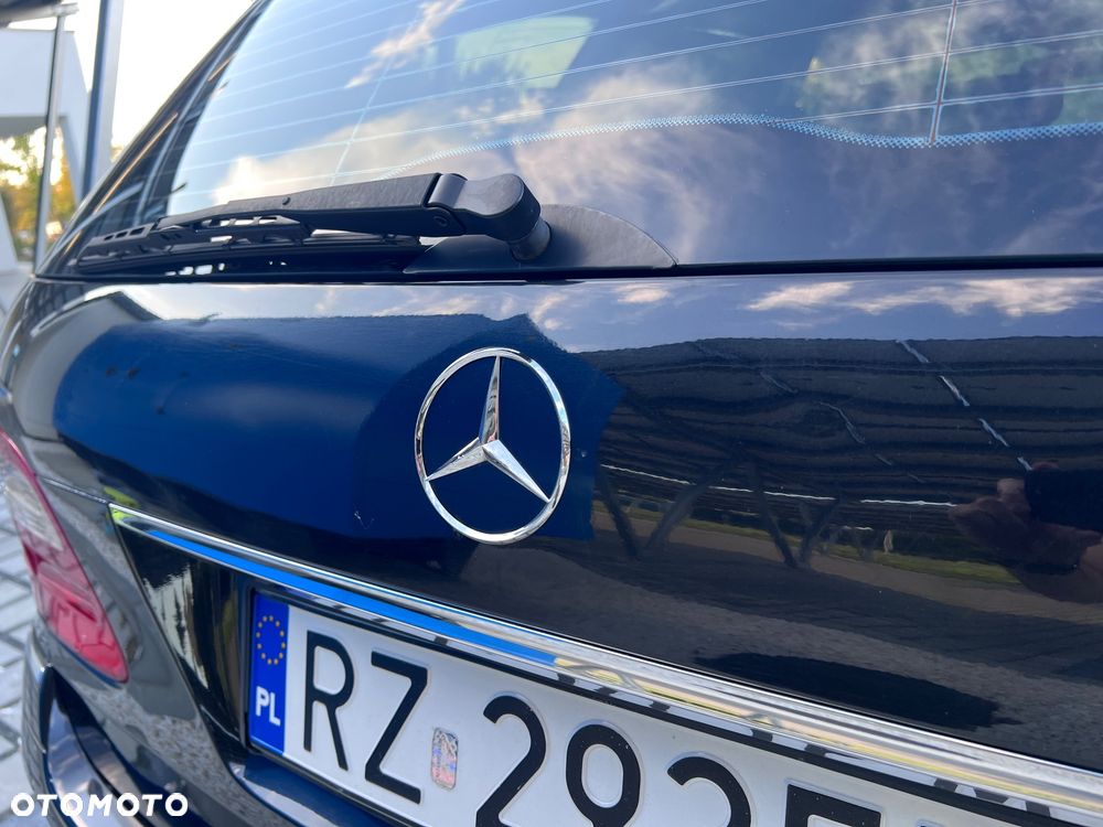 Mercedes-Benz Klasa E 320 CDI T Avantgarde - 29