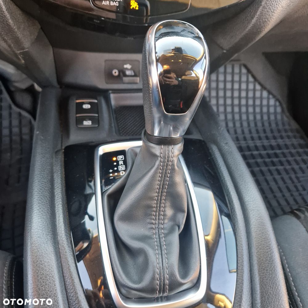 Nissan Rogue - 16