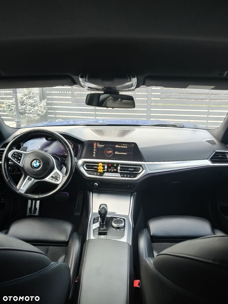 BMW Seria 3 320d xDrive Edition M Sport Shadow - 11