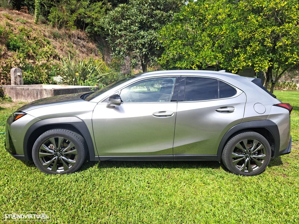 Lexus UX 250h F Sport - 3