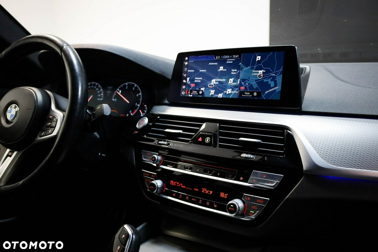 BMW Seria 5 520d xDrive M Sport sport - 17