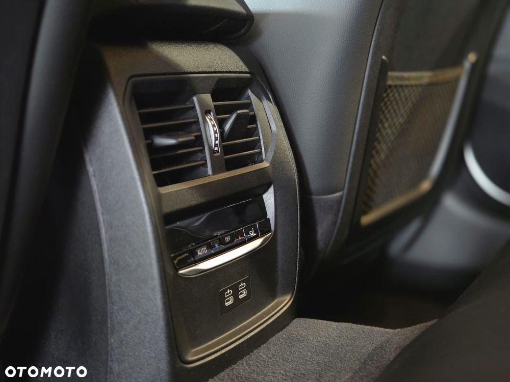 BMW Seria 3 318i Sport Line - 18