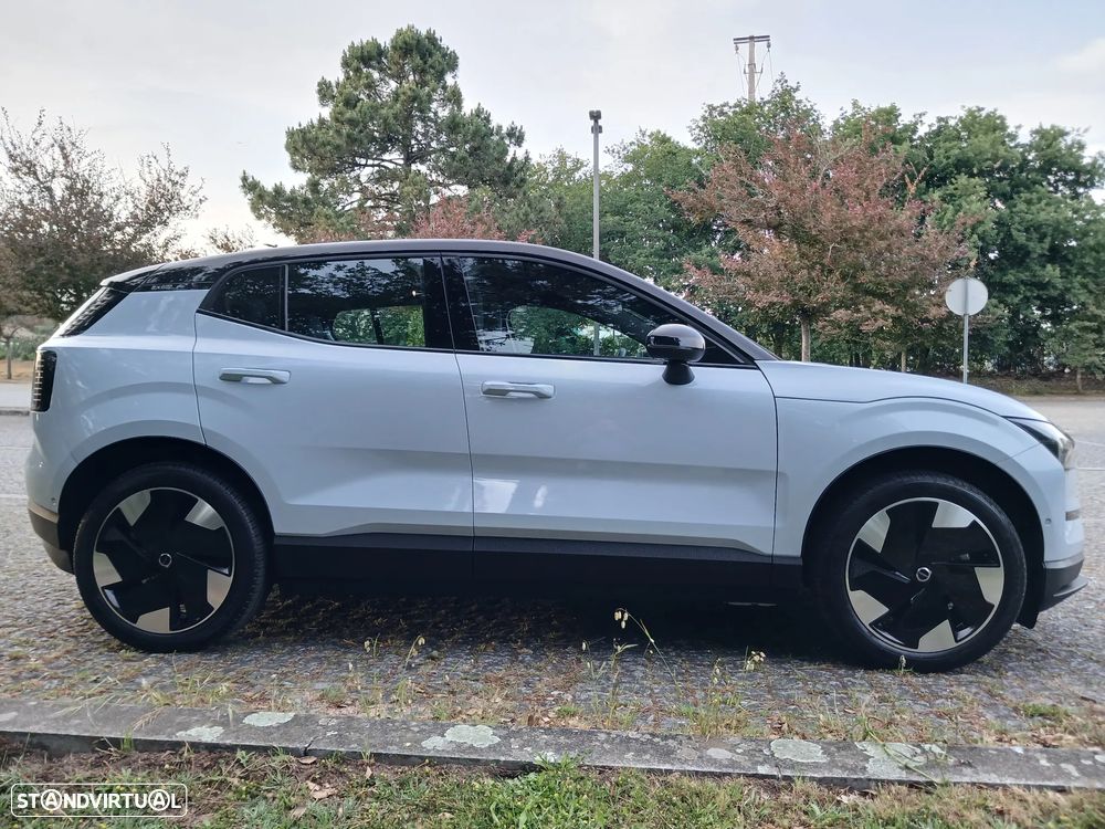 Volvo EX30 69 kWh Single Motor Extended Range Plus - 4