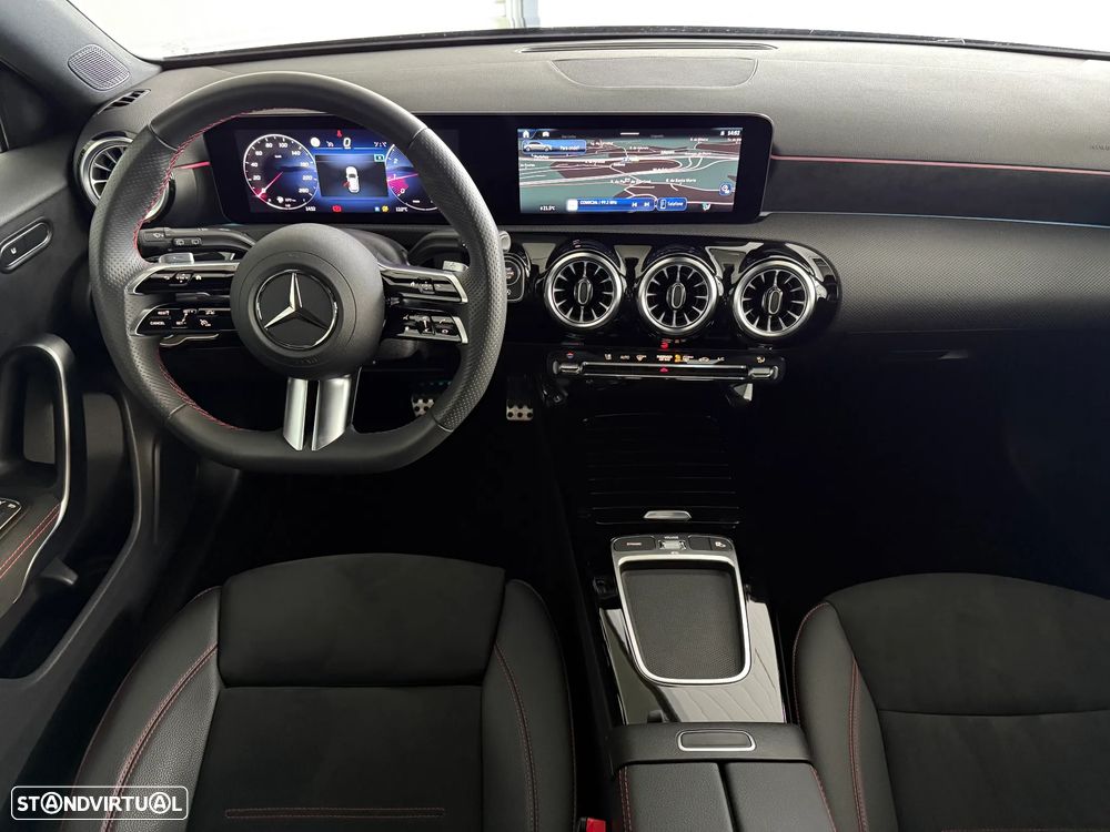 Mercedes-Benz A 180 7G-DCT AMG Line - 4