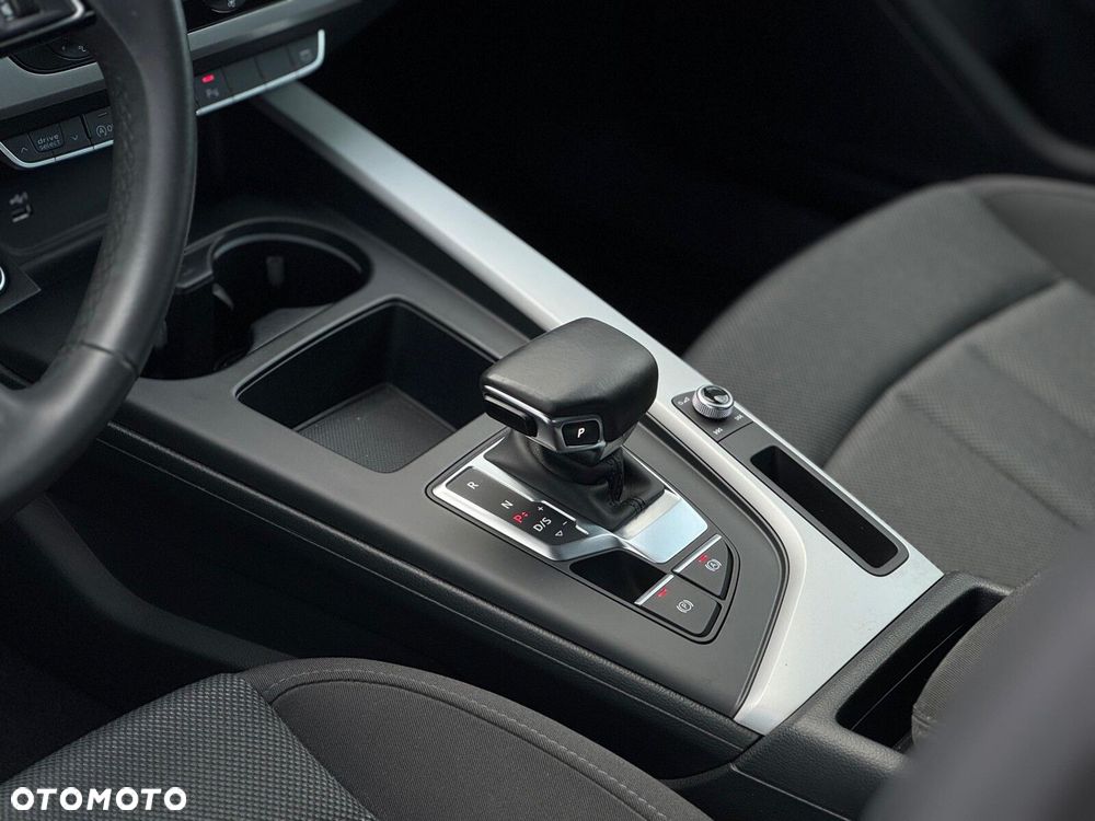 Audi A4 Limousine 40 TFSI S tronic - 13