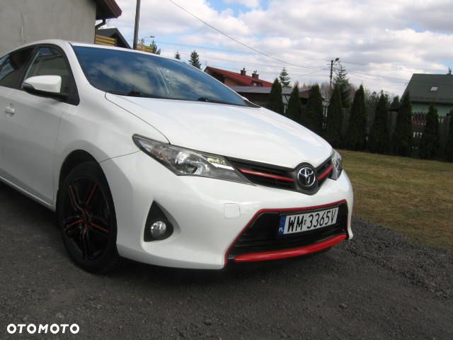 Toyota Auris 1.6 Premium - 9