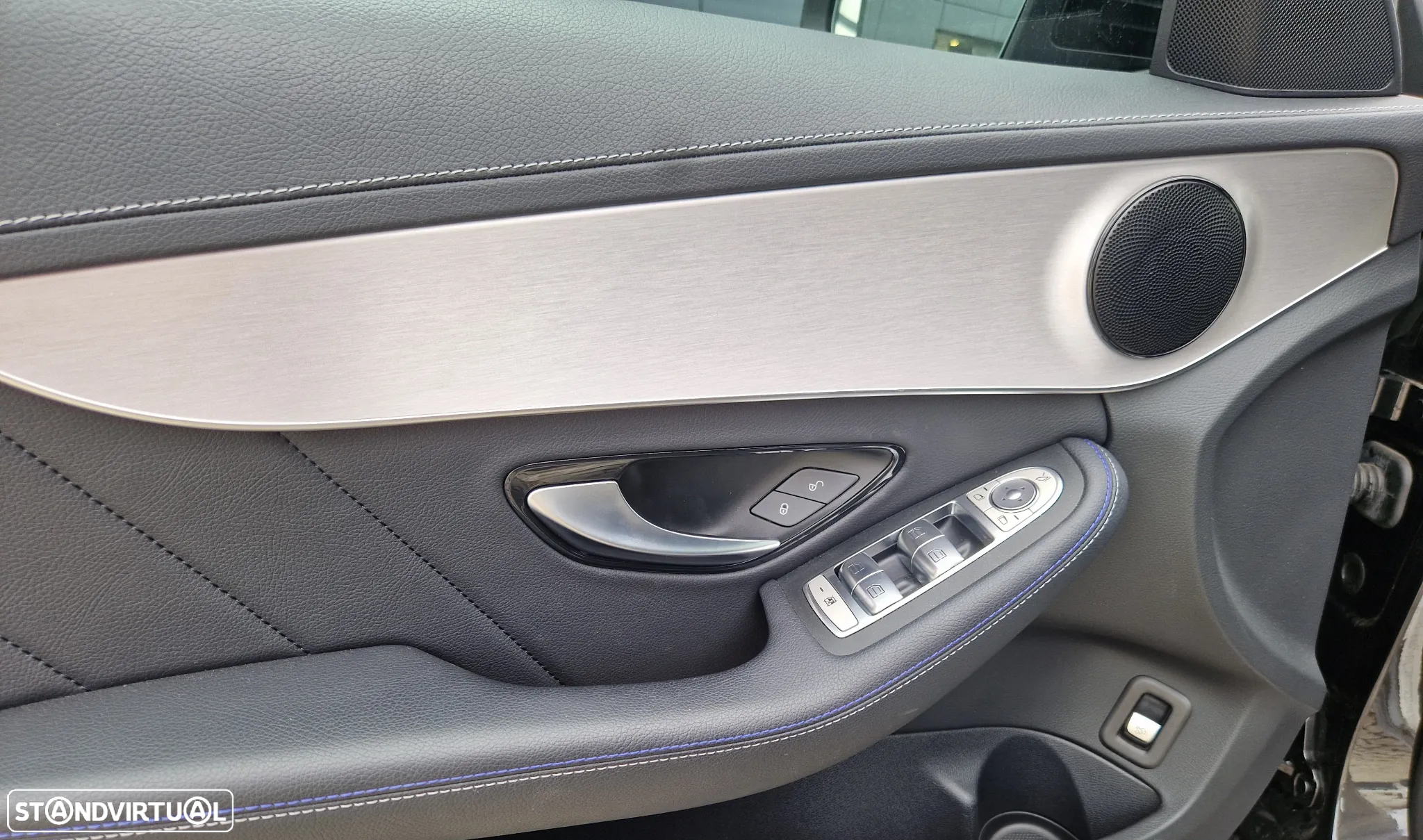 Mercedes-Benz C 300 de AMG Line - 12