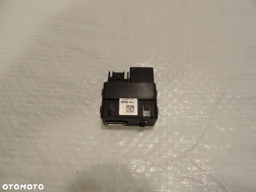 opel astra j wejście usb aux 13360040 nowe - 3