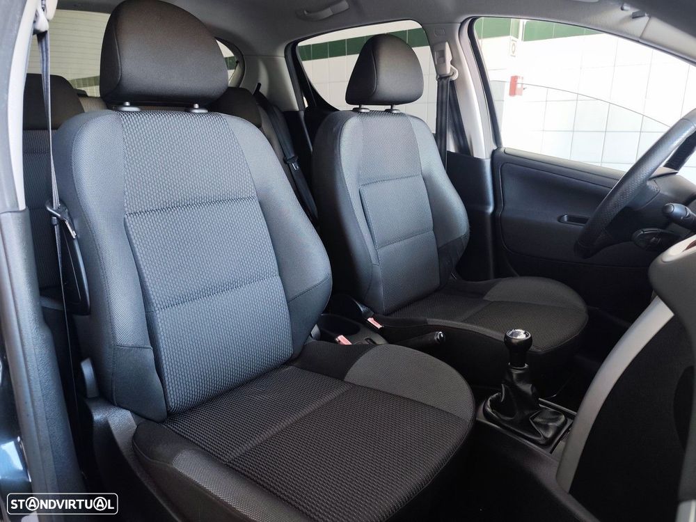 Peugeot 207 1.4 16V Active - 11