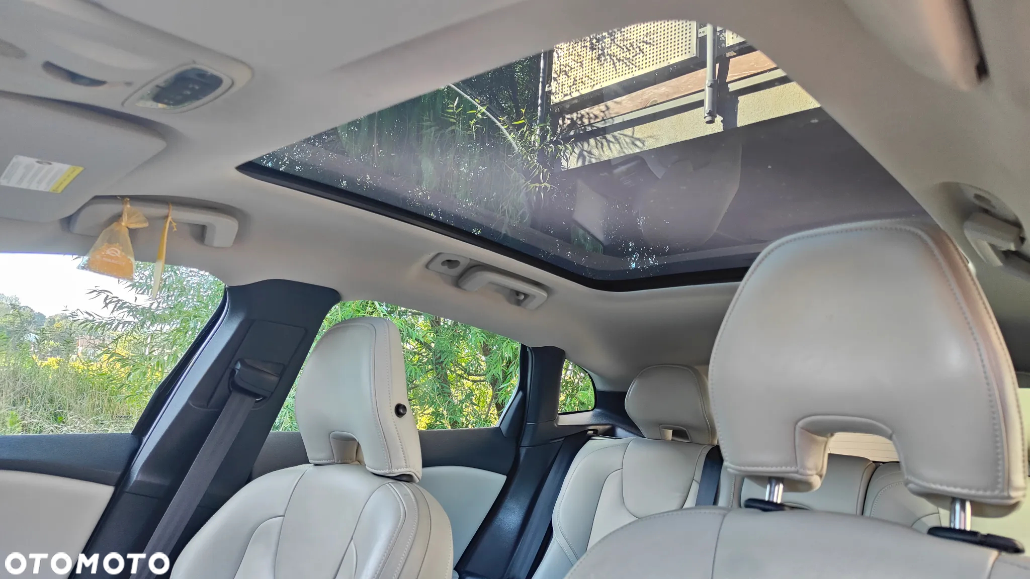 Volvo V40 D2 R-Design Summum - 16