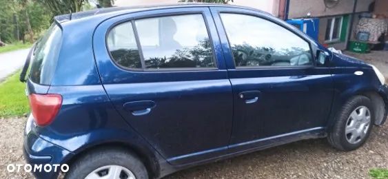 Toyota Yaris 1.0 Base - 1