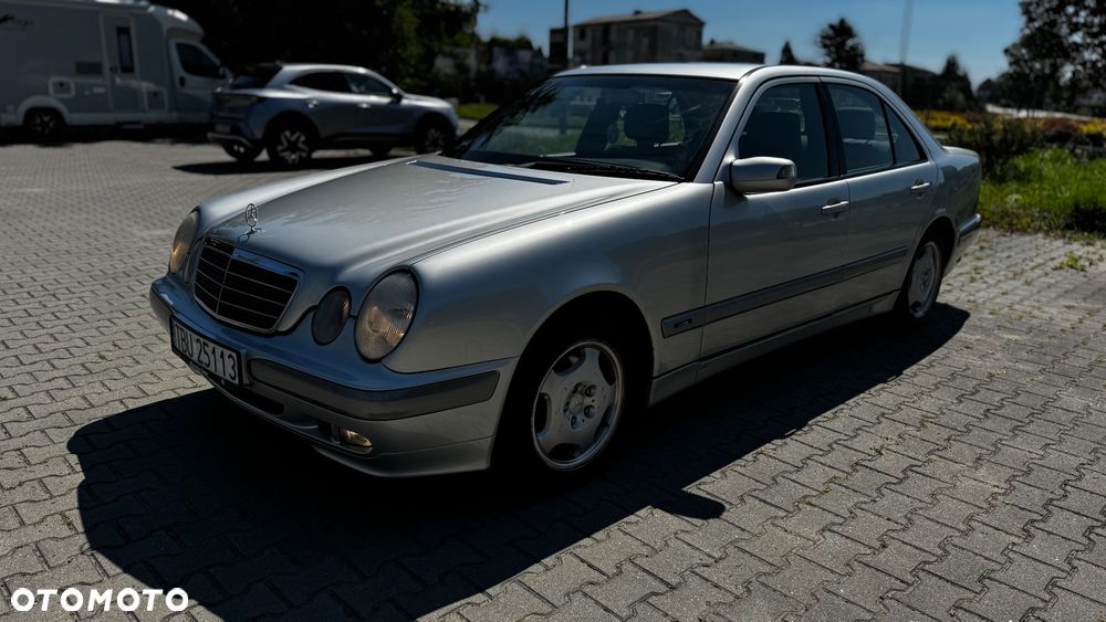 Mercedes-Benz Klasa E 200 Kompressor Classic - 3