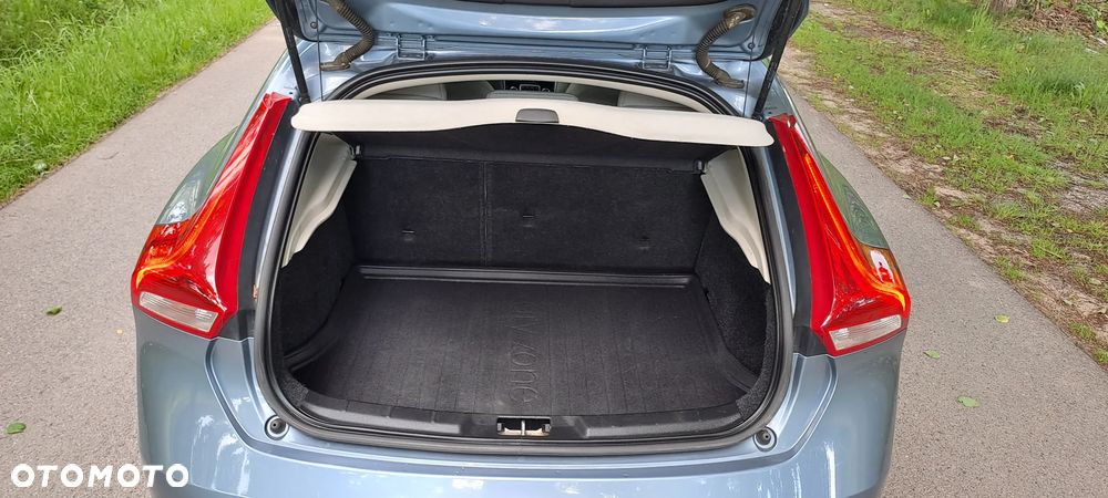 Volvo V40 T3 Geartronic Momentum - 19