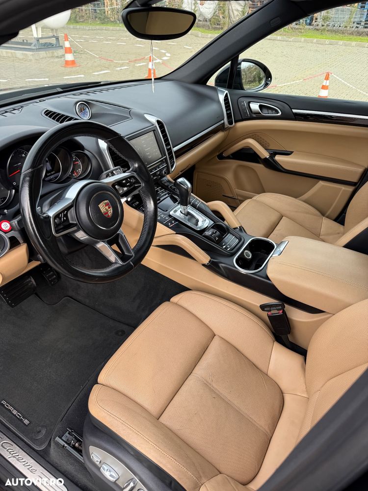 Porsche Cayenne Platinum Edition - 14