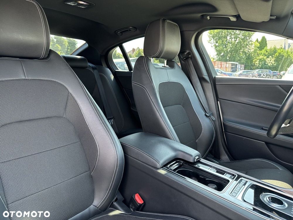 Jaguar XE - 28