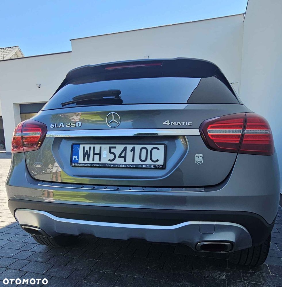 Mercedes-Benz GLA 250 4-Matic - 6