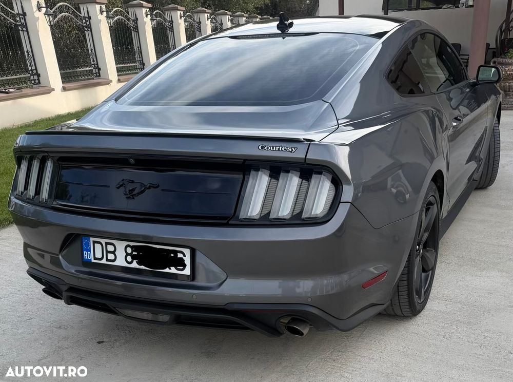Ford Mustang - 7