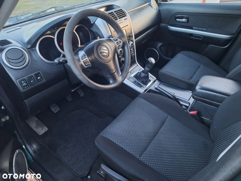 Suzuki Grand Vitara 1.9 DDiS Comfort DPF Family - 10