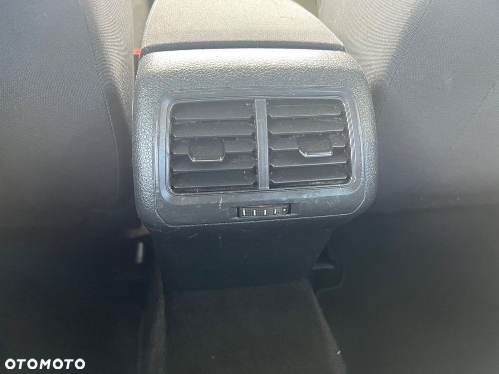 Volkswagen Golf VII 1.6 TDI BMT Comfortline - 12