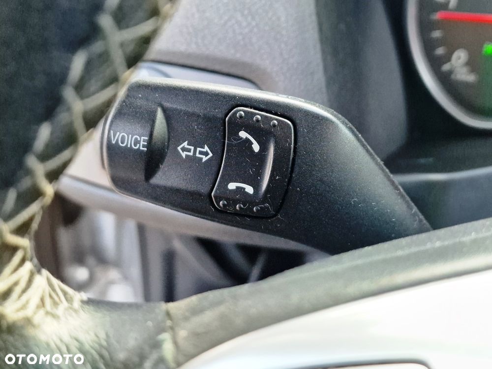 Ford Mondeo - 32