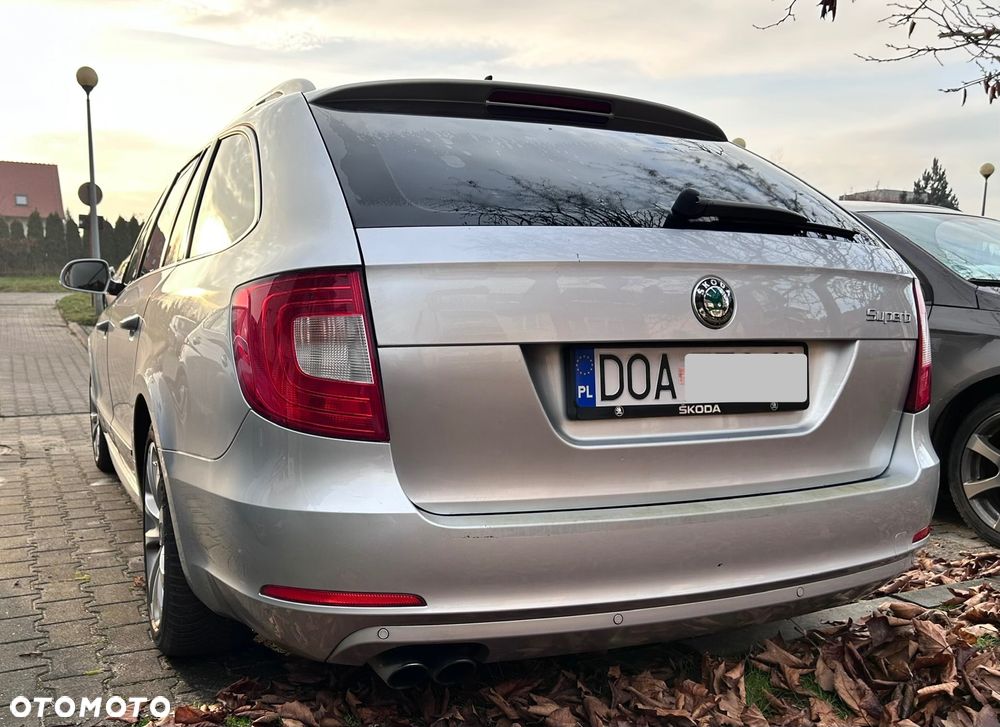 Skoda Superb 2.0 TDI DSG Elegance - 4