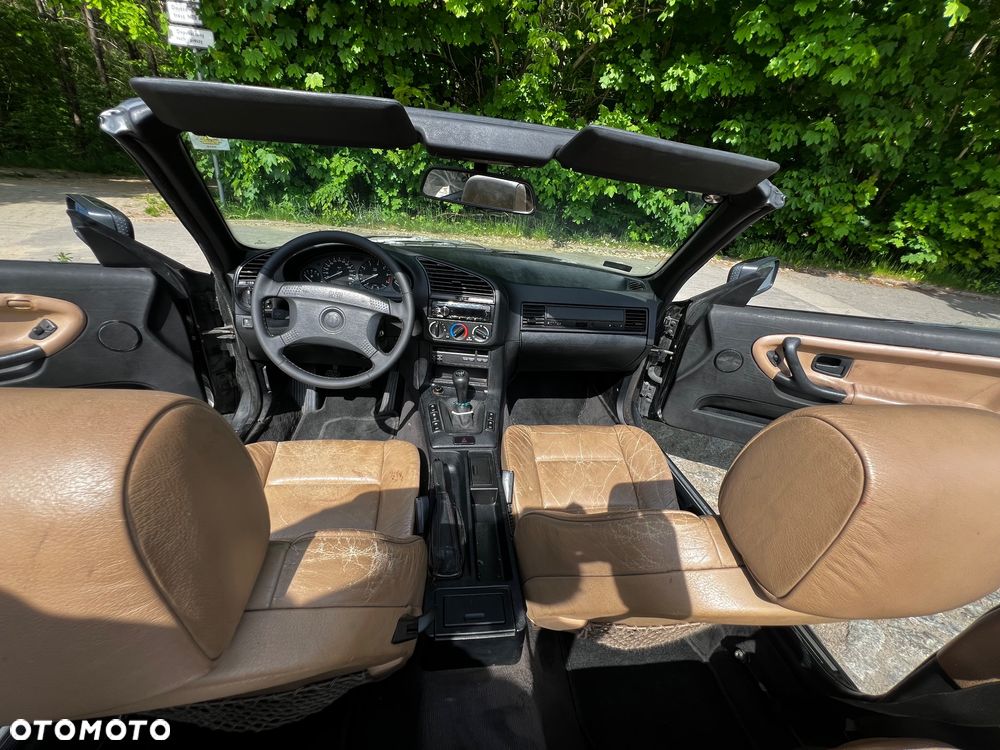 BMW Seria 3 325i - 11