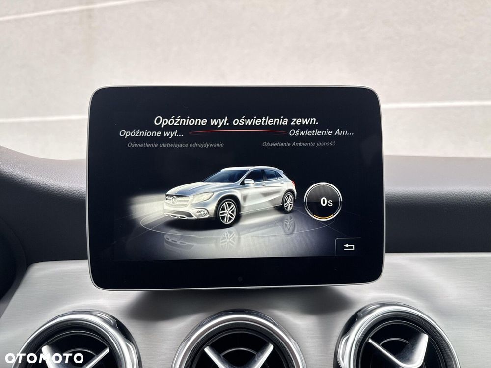 Mercedes-Benz GLA 200 7G-DCT AMG Line - 33