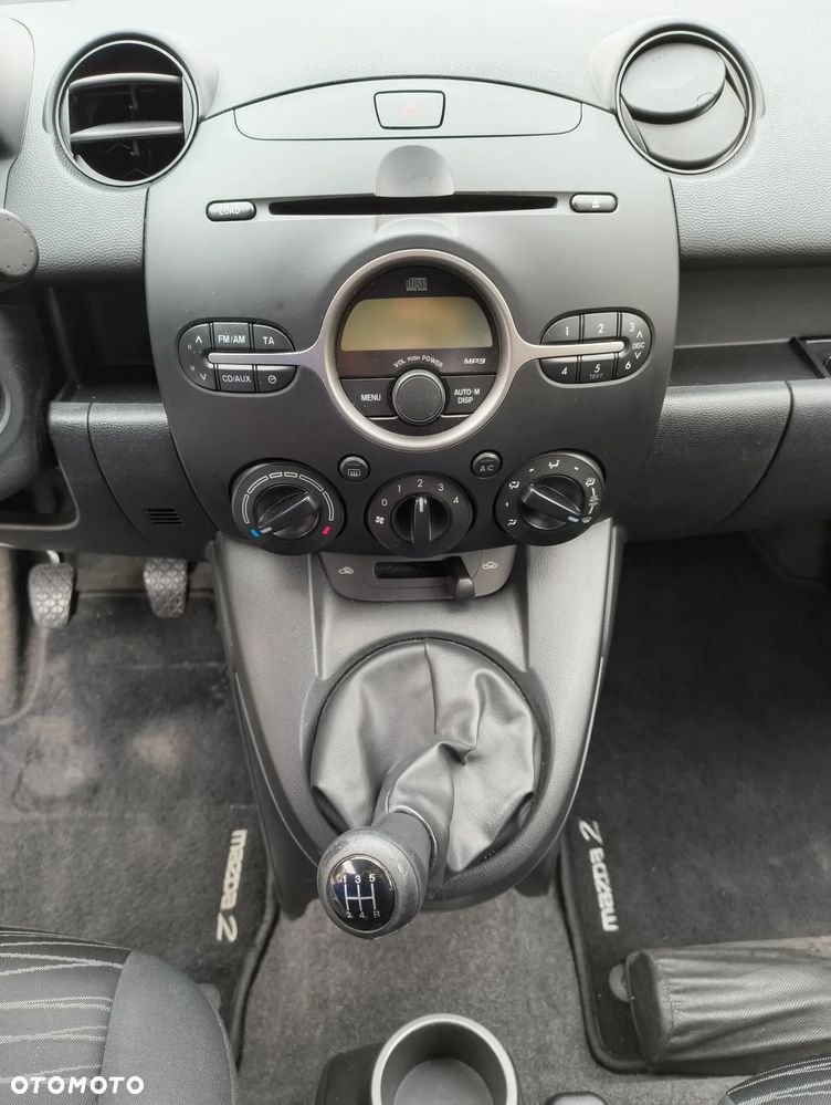 Mazda 2 - 13