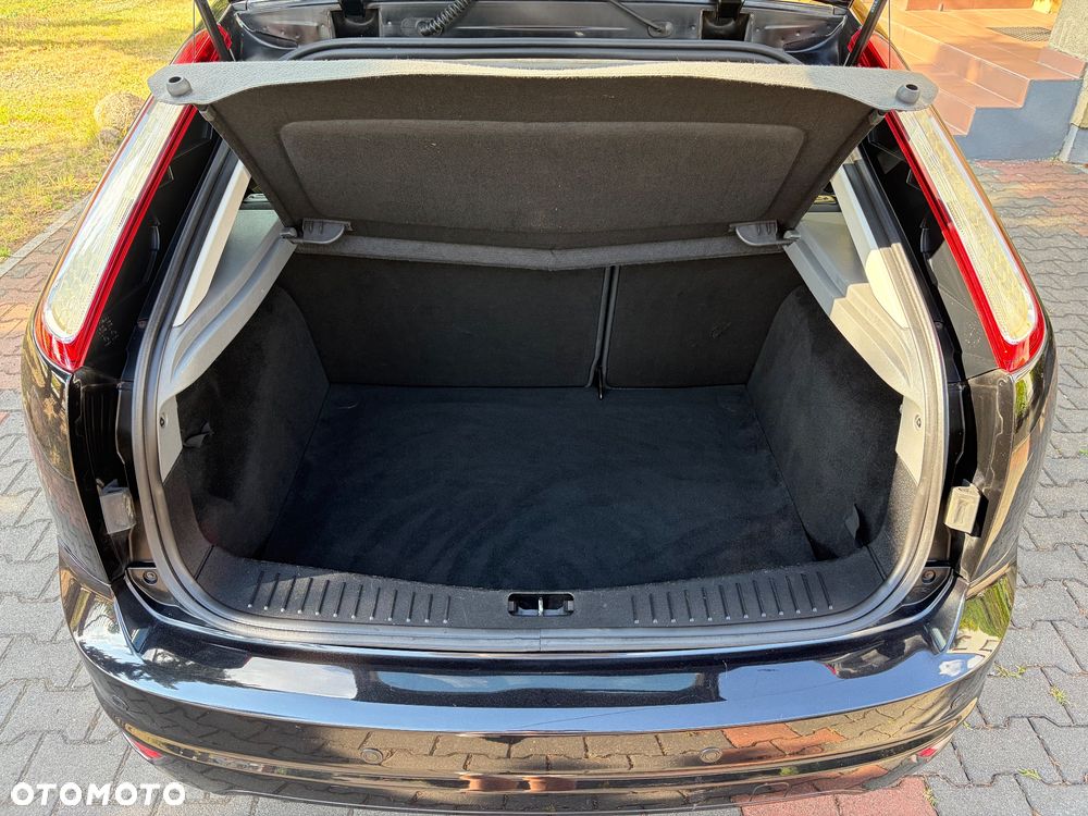 Ford Focus 1.8 Titanium - 28