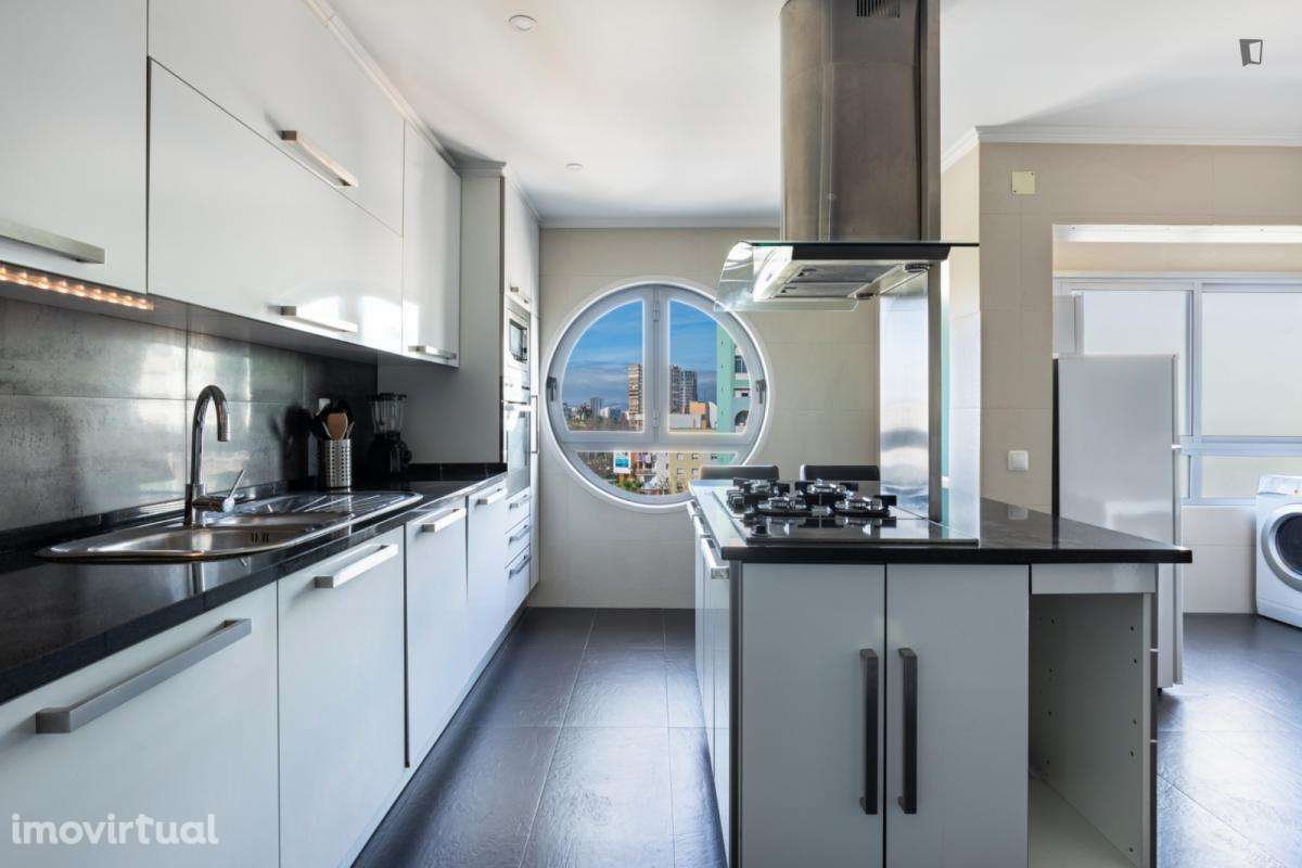 Quarto - localizado em Olaias Lisbon - Grande imagem: 3/14