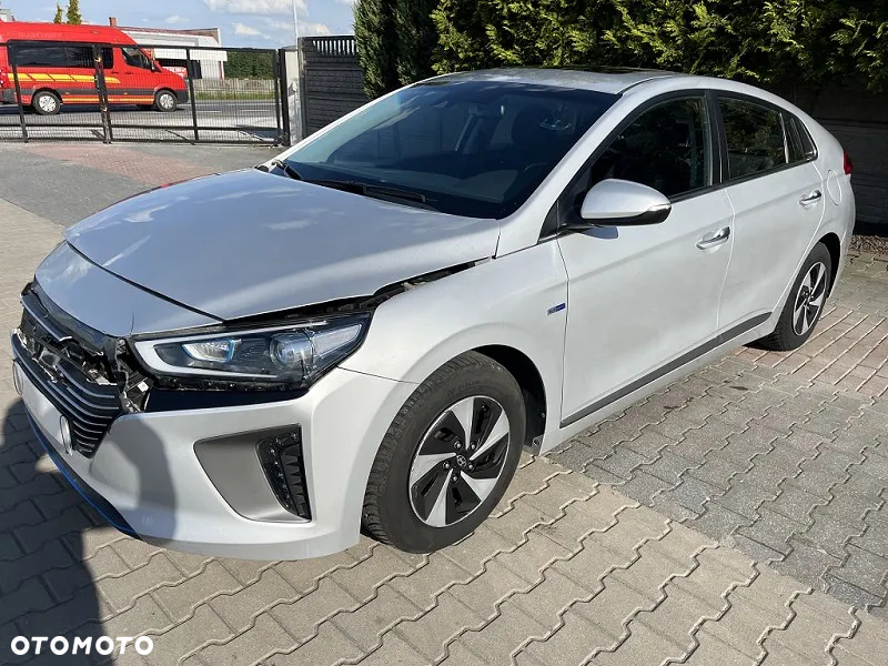 Hyundai IONIQ - 4
