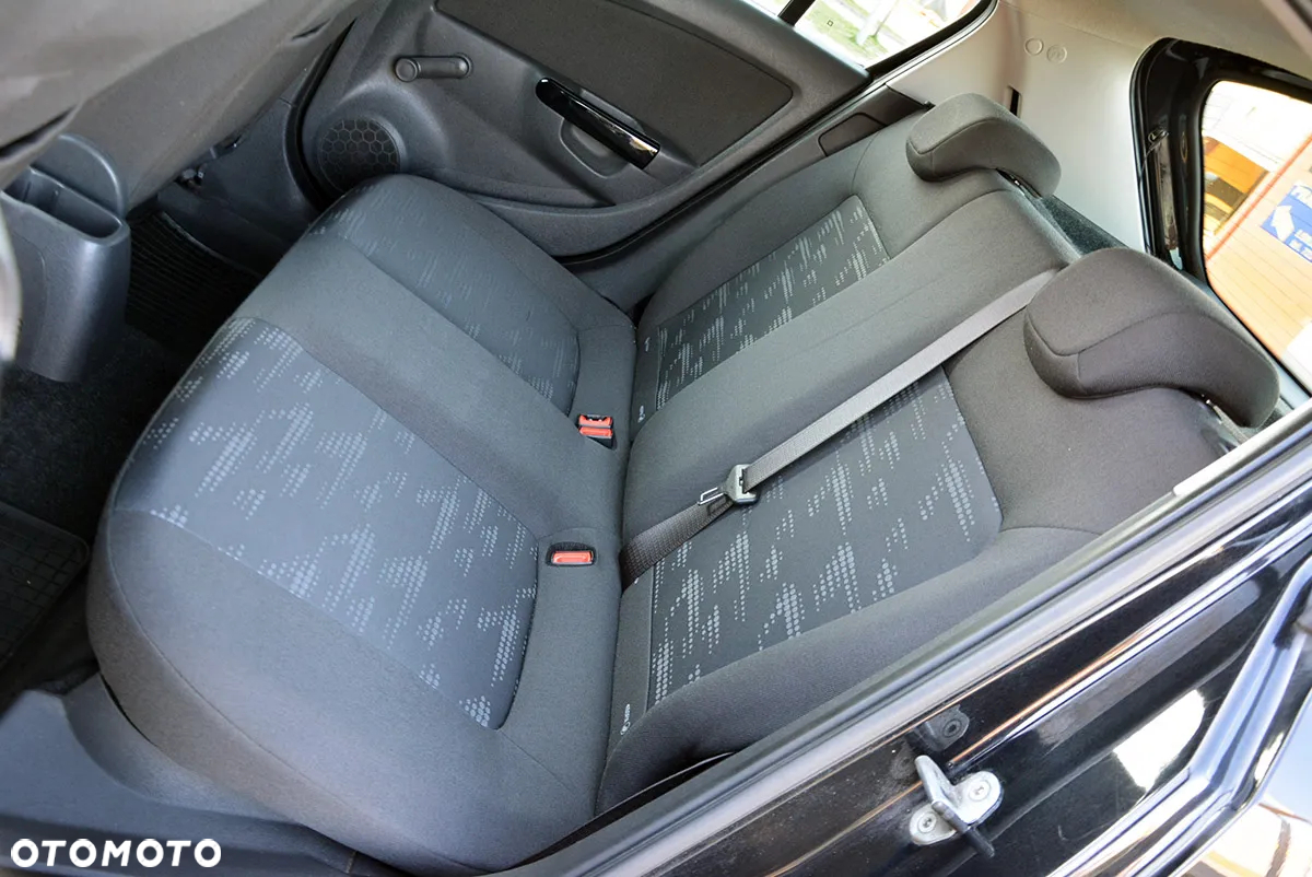 Opel Corsa 1.4 16V Satellite - 29