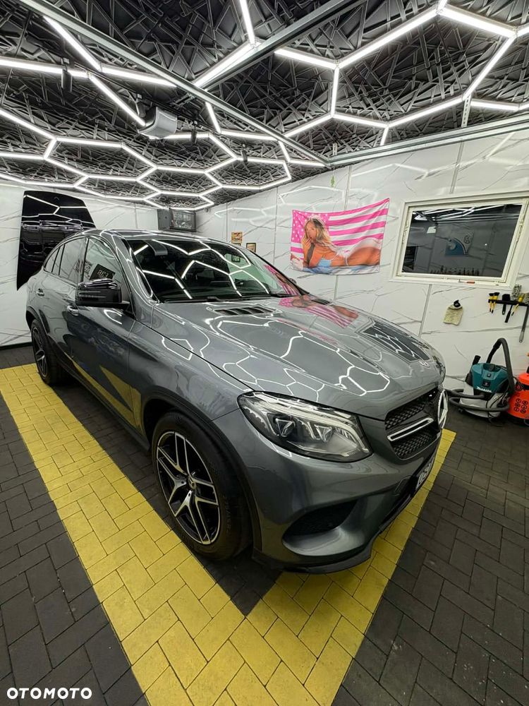 Mercedes-Benz GLE - 1