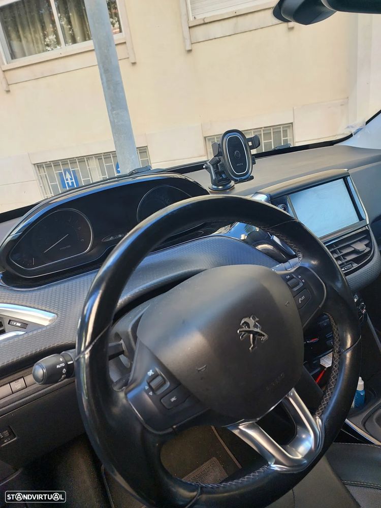 Peugeot 2008 BlueHDi 100 Allure - 8