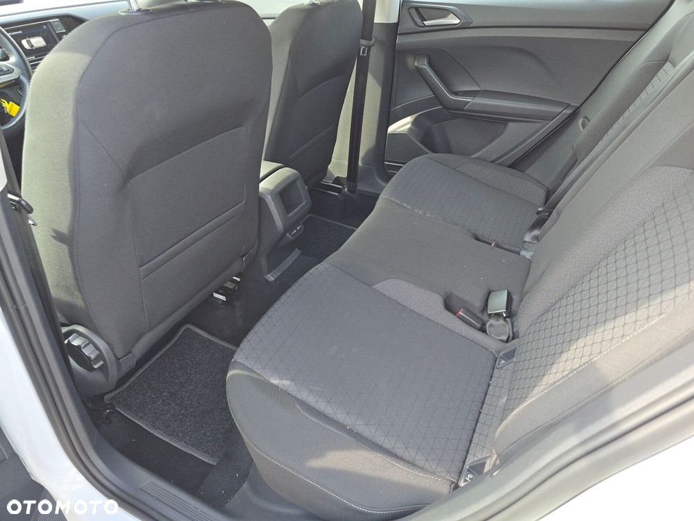 Volkswagen T-Cross - 12