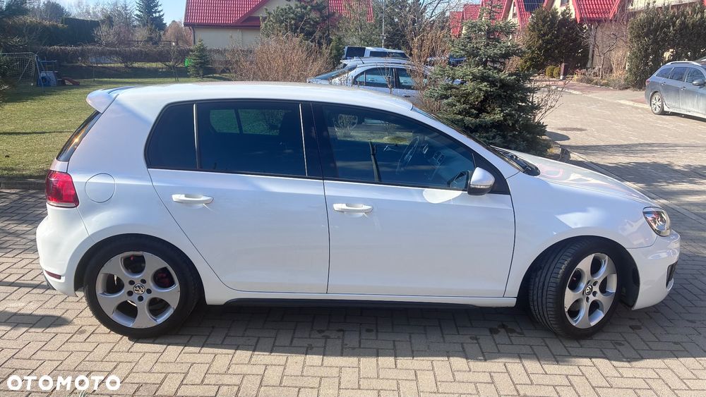 Volkswagen Golf 2.0 GTI - 8