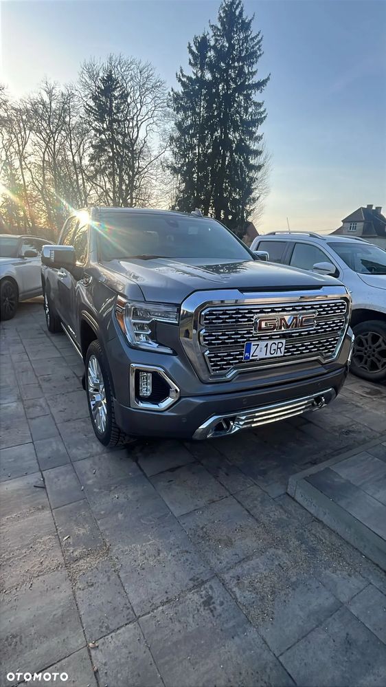 GMC Sierra - 2