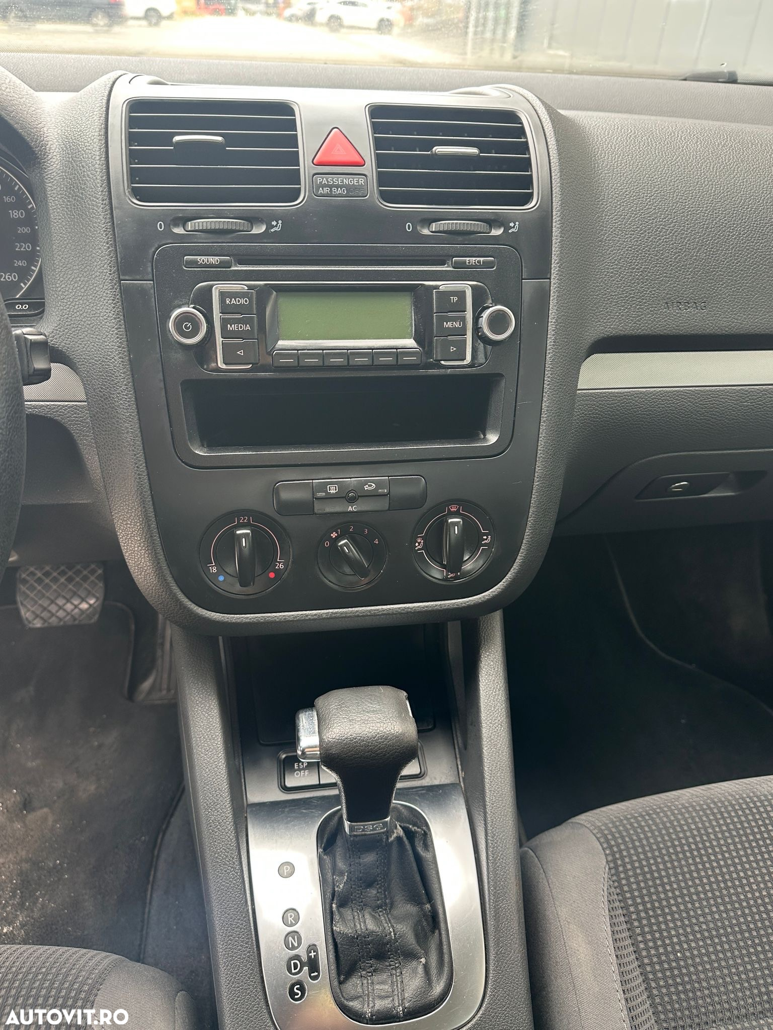 Volkswagen Golf 1.9 TDI DPF DSG Comfortline - 4