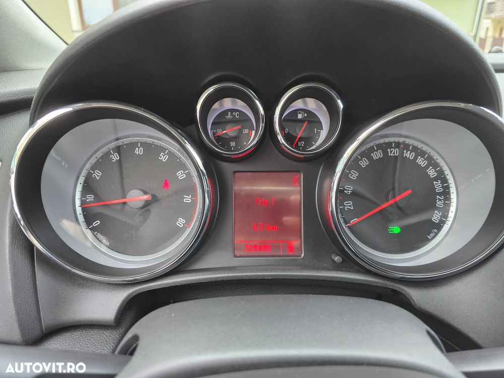 Opel Astra 1.6 Turbo - 14