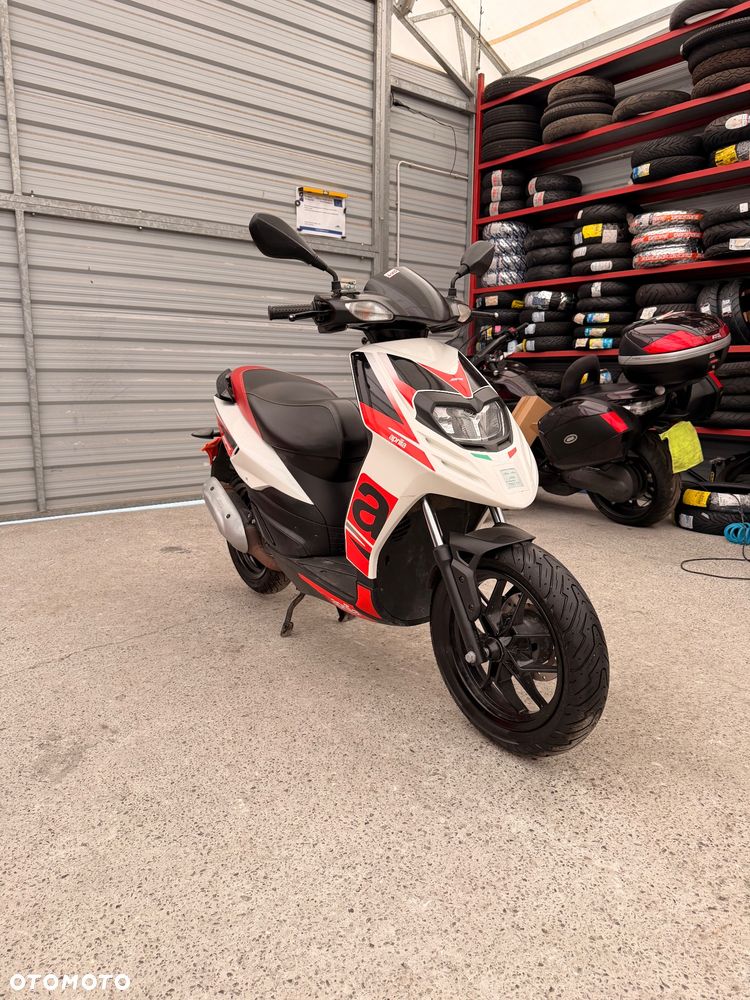Aprilia SR - 1