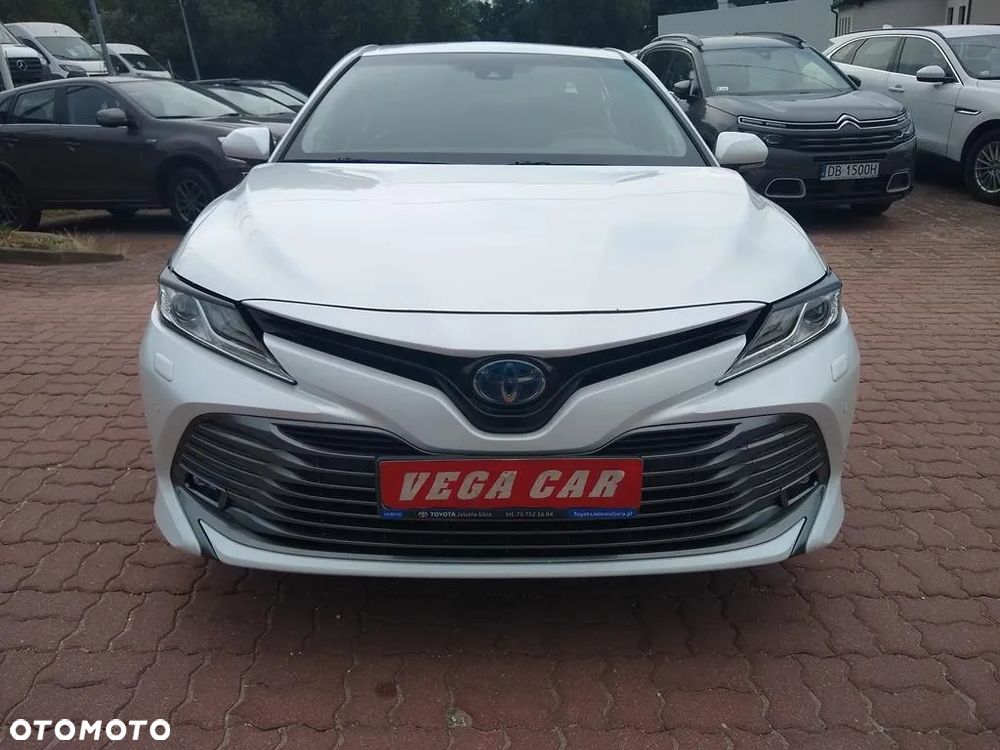 Toyota Camry ver-2-5-hybrid-executive-cvt - 2