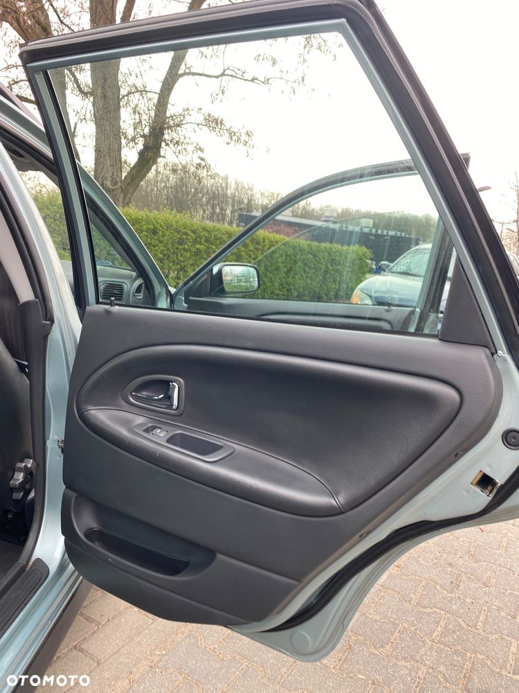 Volvo V40 1.9D - 13