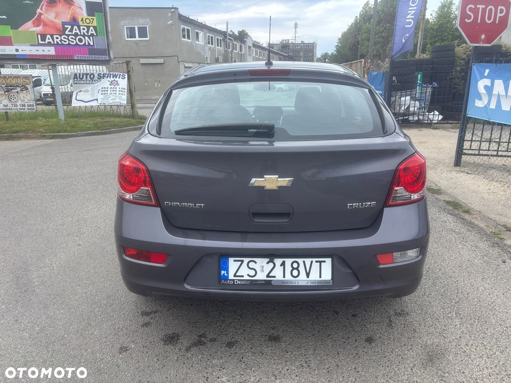 Chevrolet Cruze 1.6 LT - 8