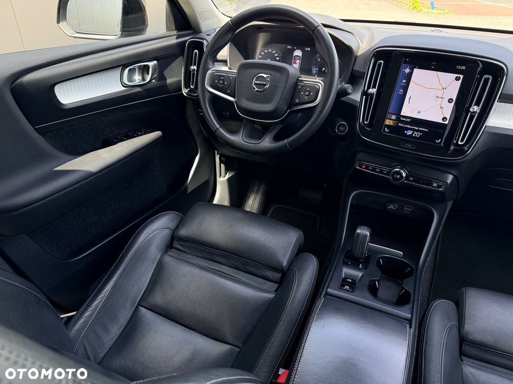 Volvo XC 40 D4 AWD Geartronic Momentum Pro - 12