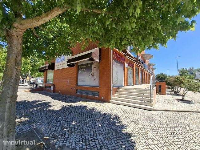 Espaço Comercial Totalmente Equipado em Almeirim - Grande imagem: 4/18